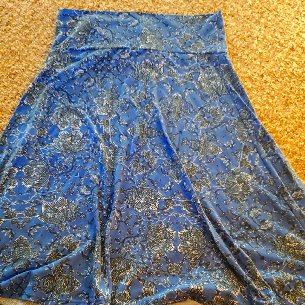 #AZU09 (CH) LuLaRoe Azure Midi A-Line Skirt